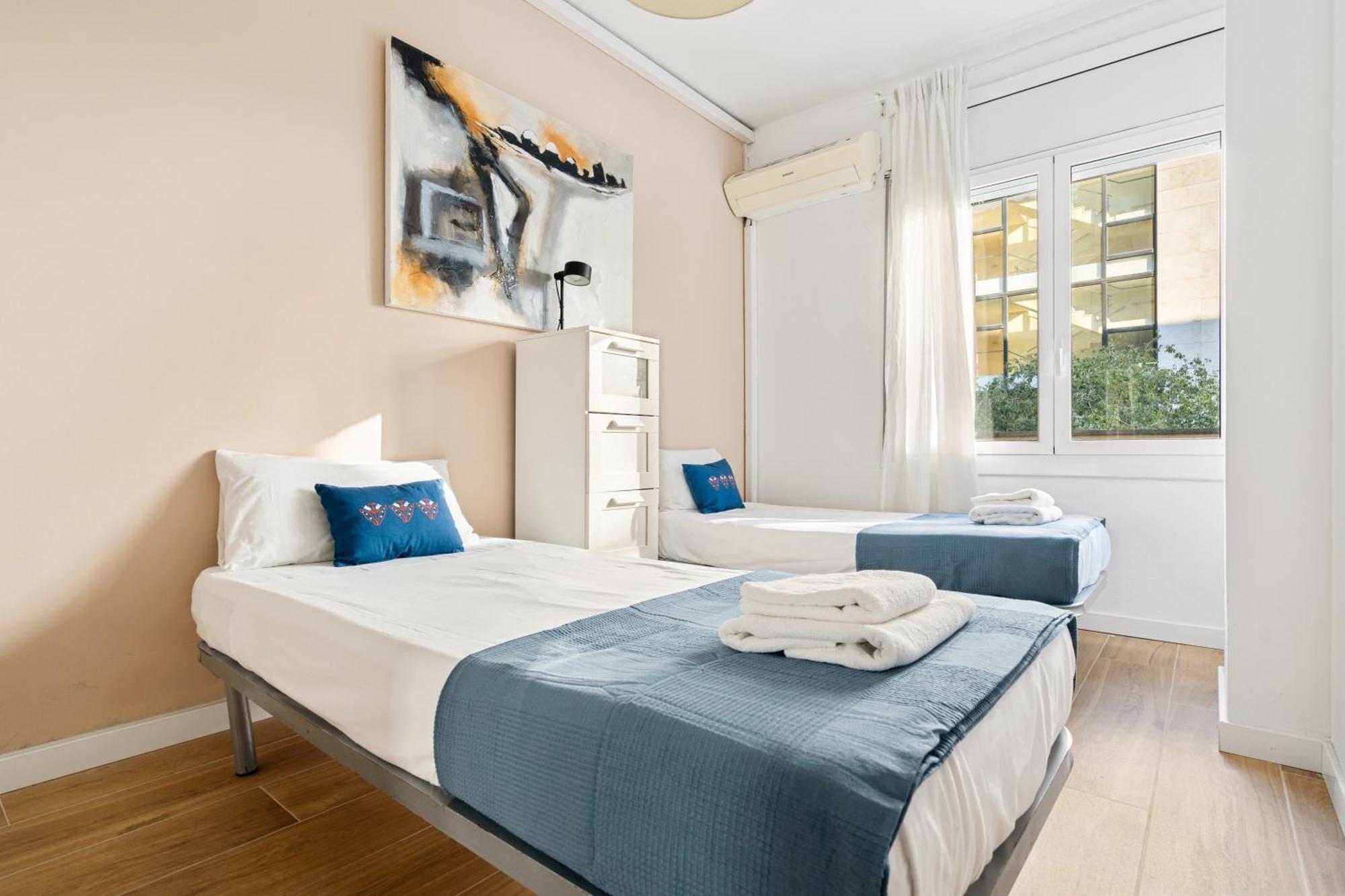 Fridays Flats Spacious 4Br Family Retreat Барселона Екстериор снимка